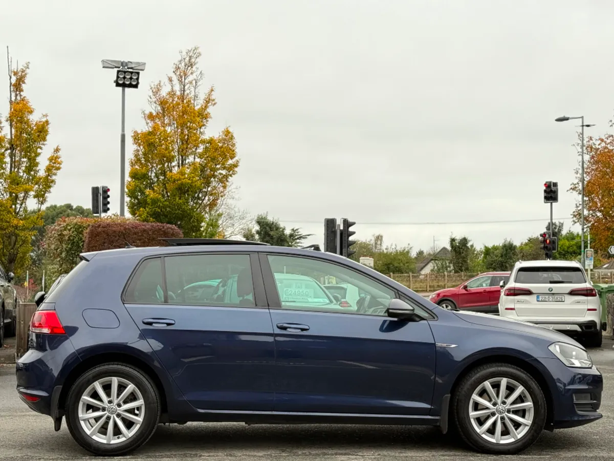 Volkswagen Golf LOUNGE 1.6 TDI 110BHP 5DR *HUGE SP - Image 4