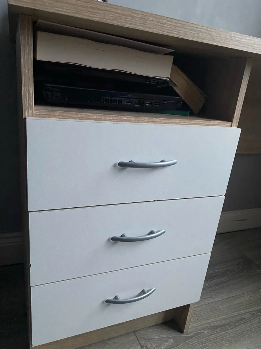 Desk - Image 3