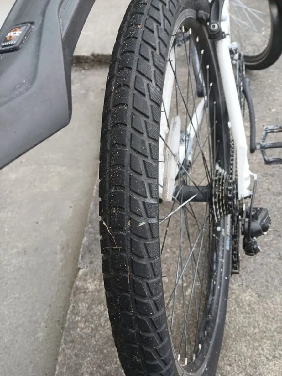 Carrera Axel ladies hybrid bike for sale - Image 3