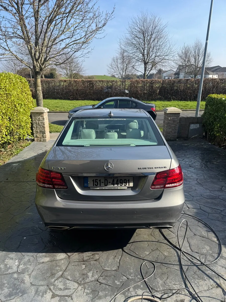 Mercedes-Benz E-Class 2015 - Image 2