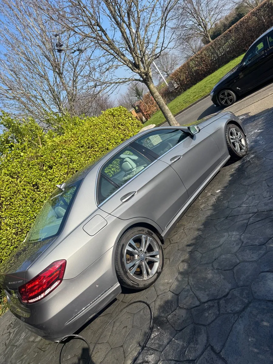 Mercedes-Benz E-Class 2015 - Image 4