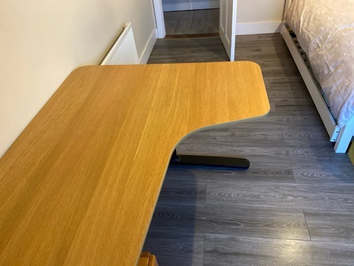 study table - Image 4
