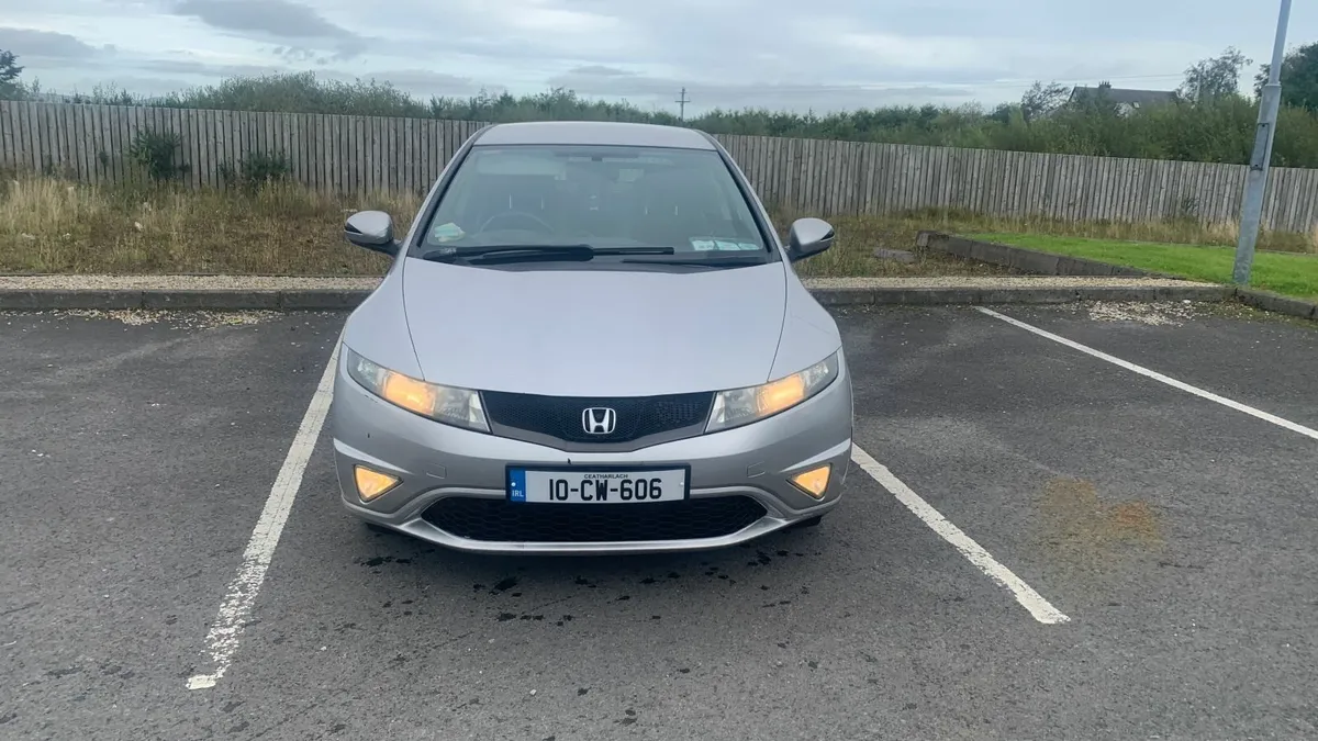 Honda Civic 2010 - Image 2