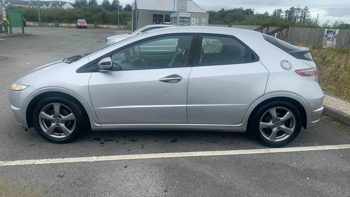 Honda Civic 2010 - Image 3