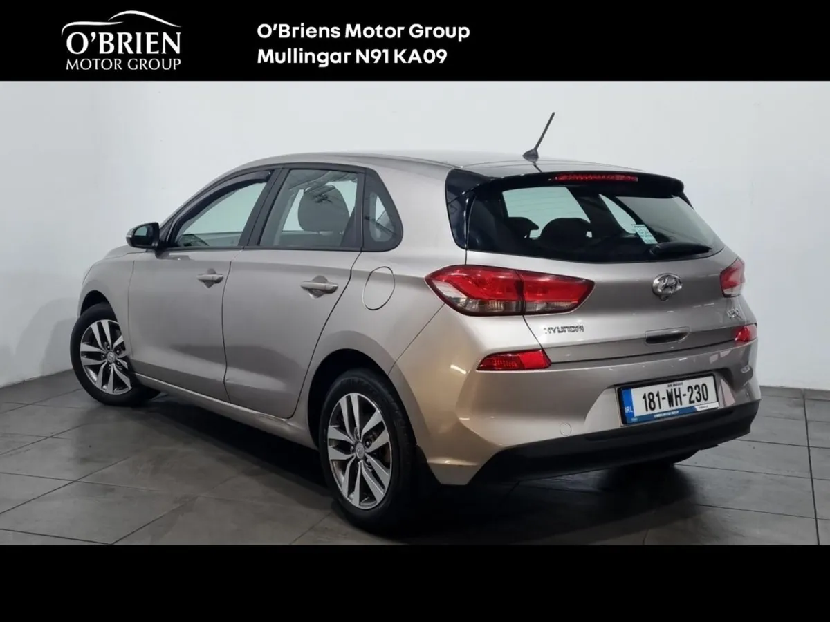 Hyundai i30 DELUXE 1.6 CRDi 5DR - Image 3