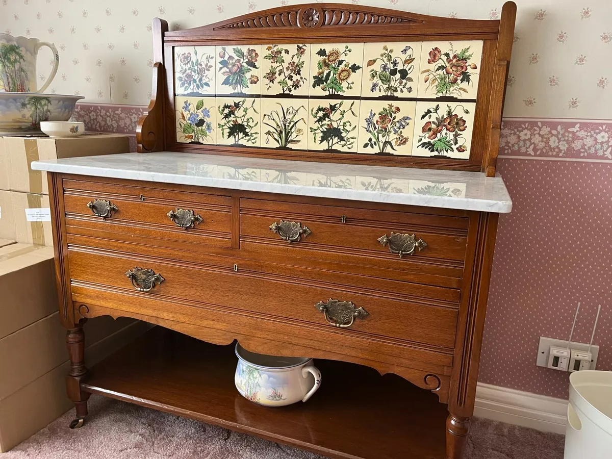 Antique Chamber Set & Wash Stand - Image 2