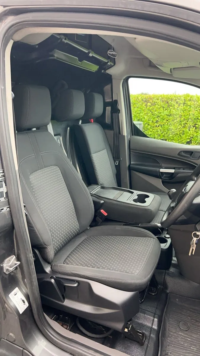 Ford transit connect - Image 4
