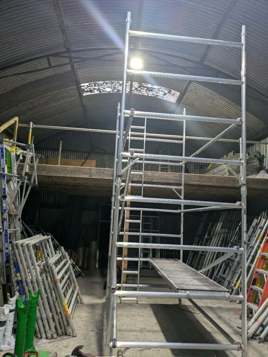 Scaffolding tower - Image 1