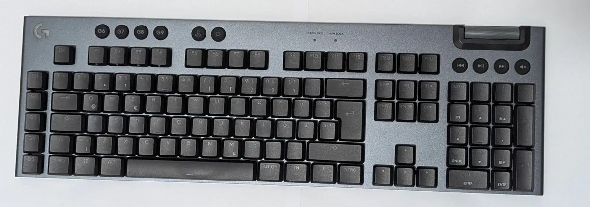 Logitech G915 X Keyboard - Image 3