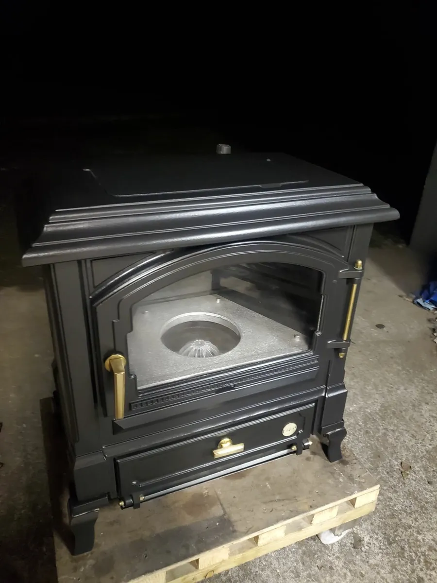 Efel/Nestor Martin 9kw oil stove with boiler - Image 1