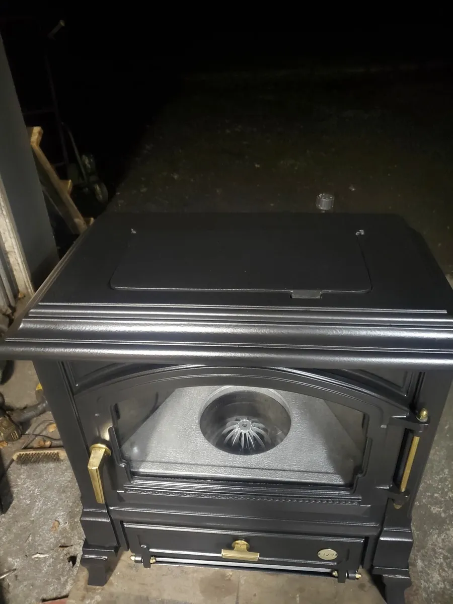 Efel/Nestor Martin 9kw oil stove with boiler - Image 3