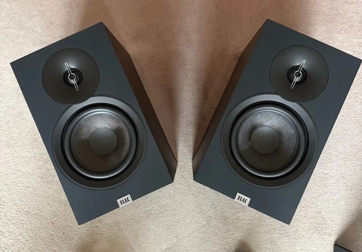 Elac Debut B6.3 Library Speakers - Image 1