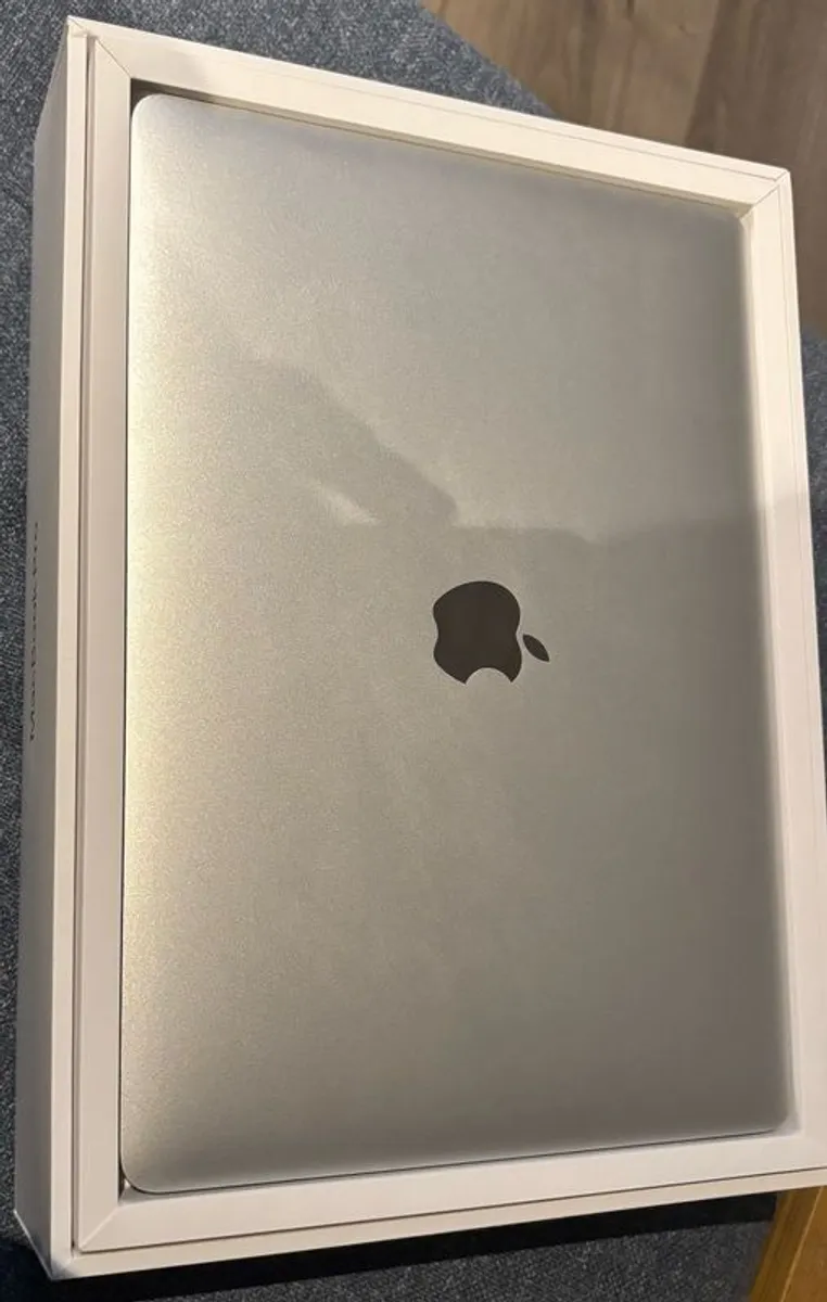 Macbook Pro - Image 2