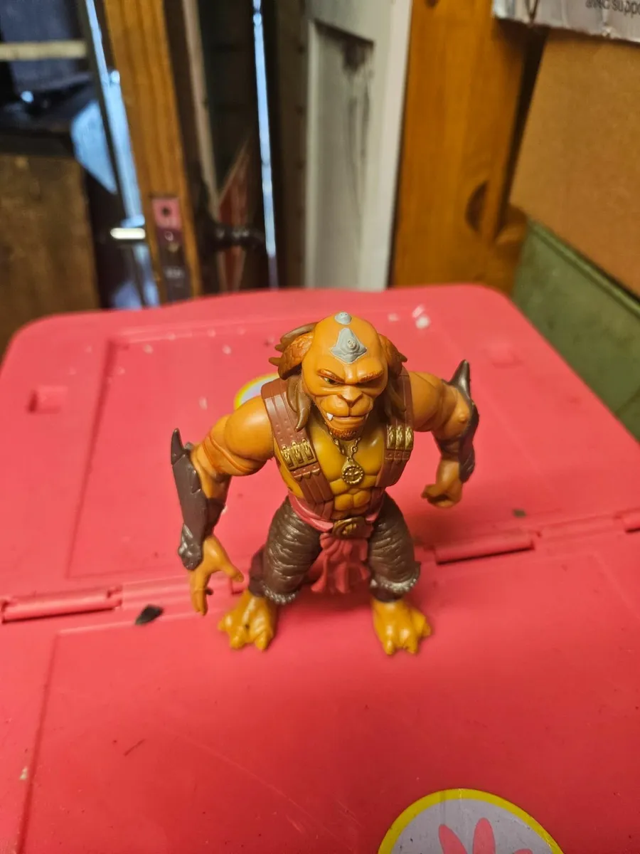 Small Soldiers Archer Figure - Image 4