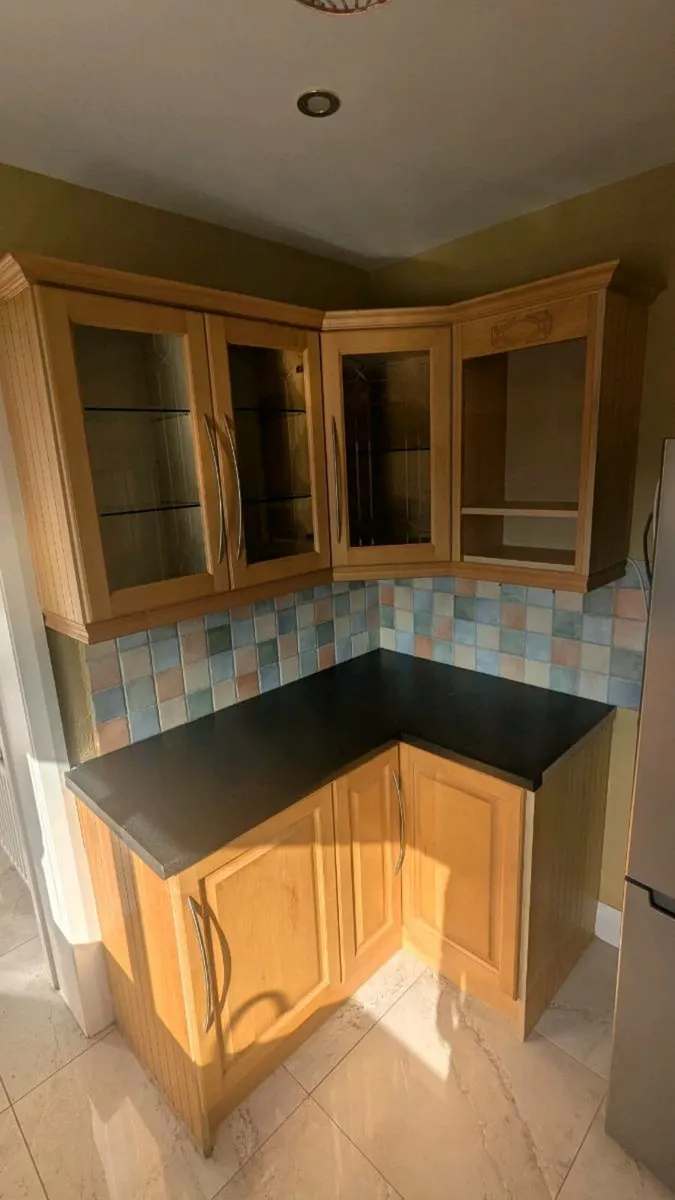 Kitchen units and appliances - Image 2