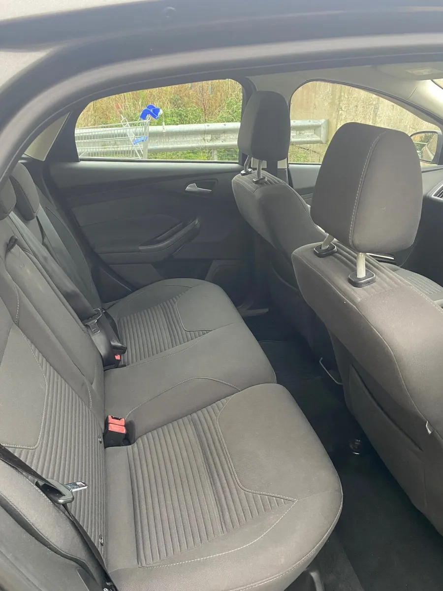 Automatic Ford Focus 1.6 - Image 4