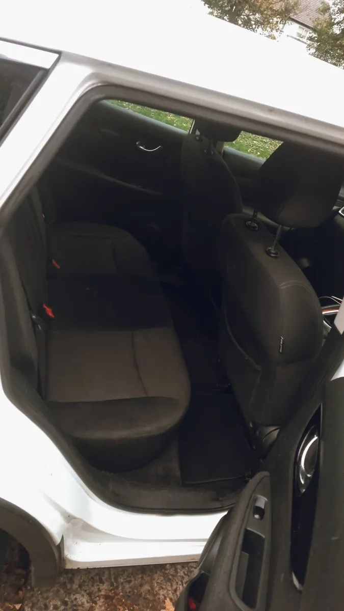 qashqai €6800 - Image 3