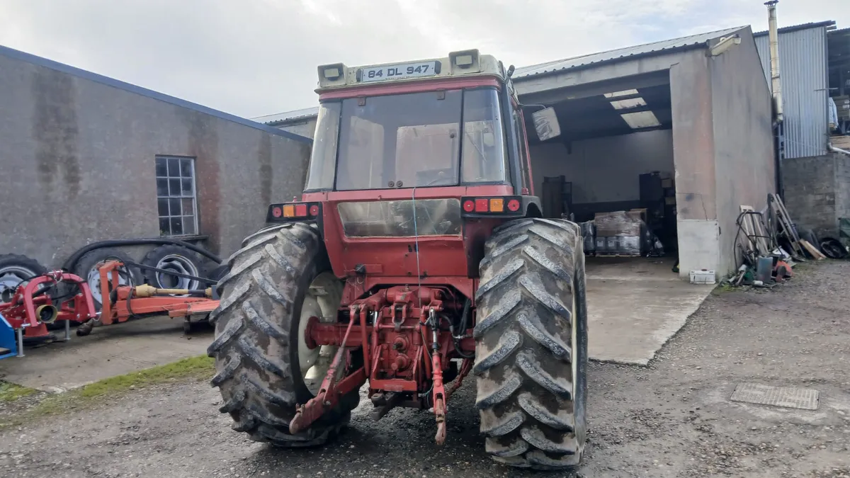 1984 Case 885 XL - Image 3