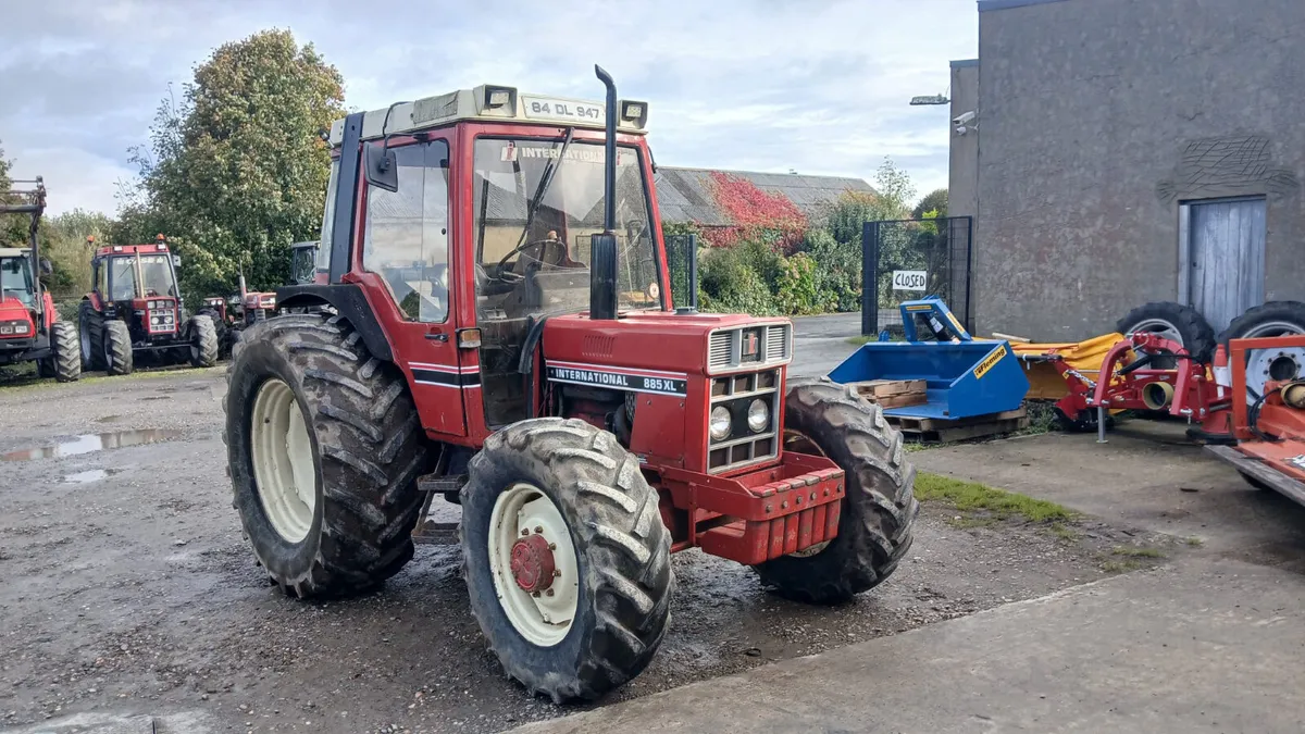 1984 Case 885 XL - Image 4