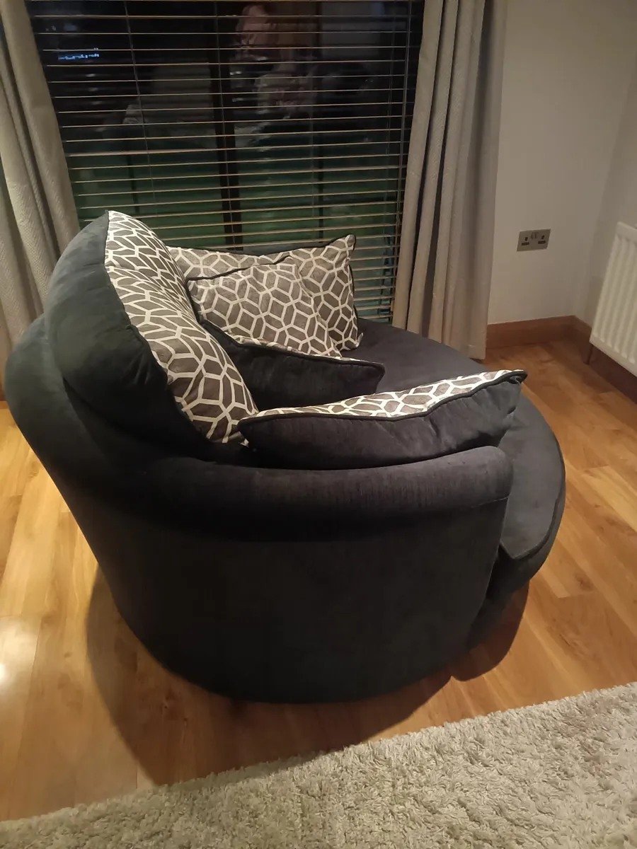 Sofa - Image 3