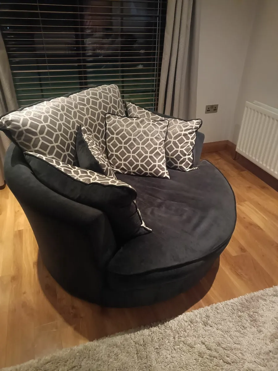Sofa - Image 4