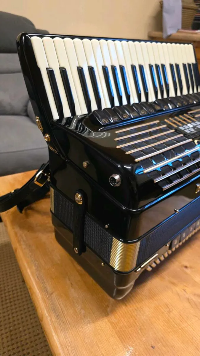 BUGARI Midi Accordion 285 Gold Plus - Image 2