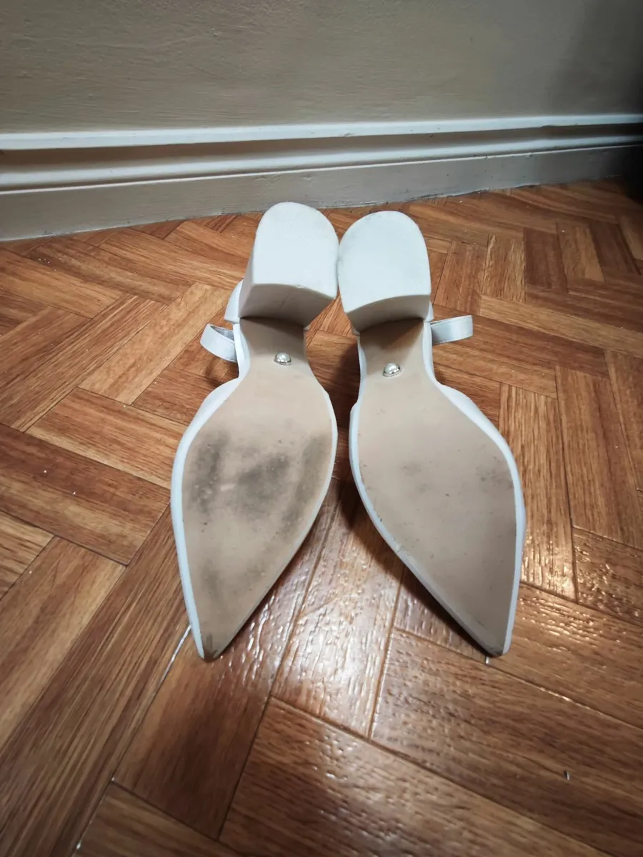 Wedding shoes - Image 2