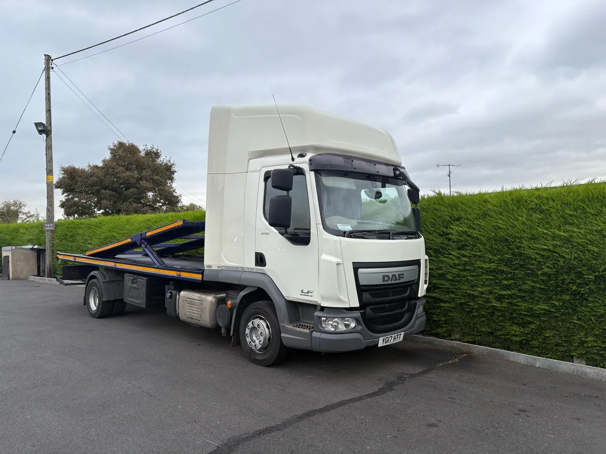 2017 LF   DAF 220 tilt and slide - Image 1