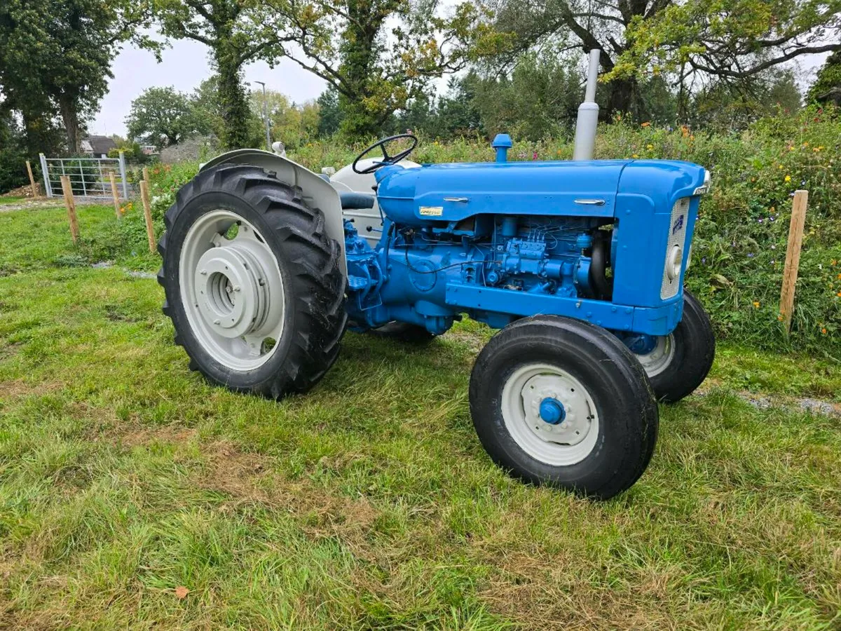 1963 new performance super major vintage tractor - Image 1