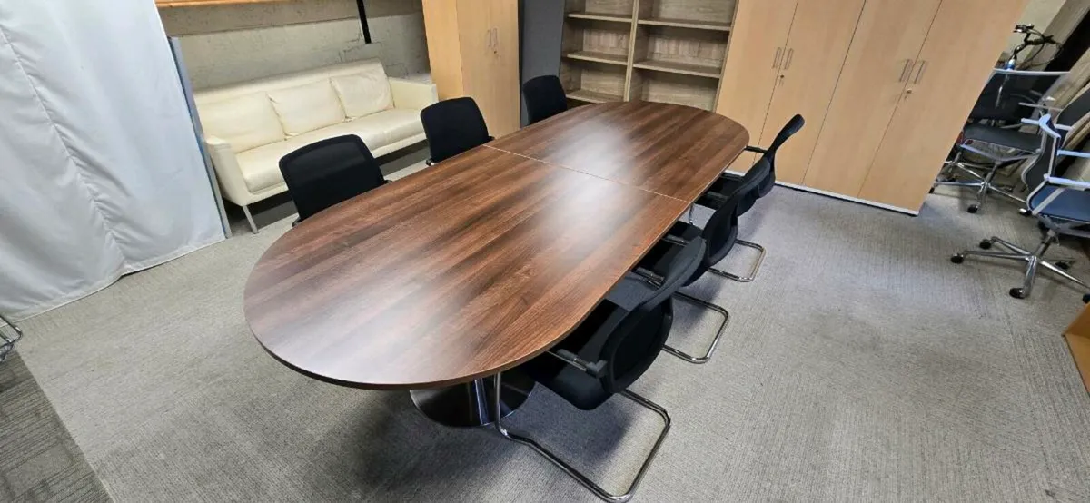 Meeting table and chairs - Image 1