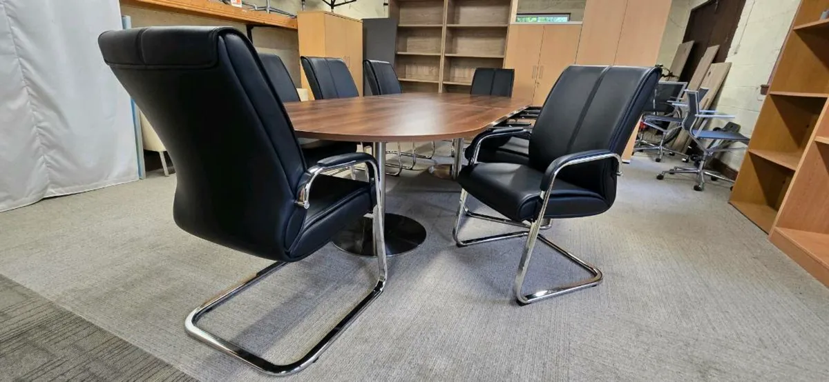 Meeting table and chairs - Image 4