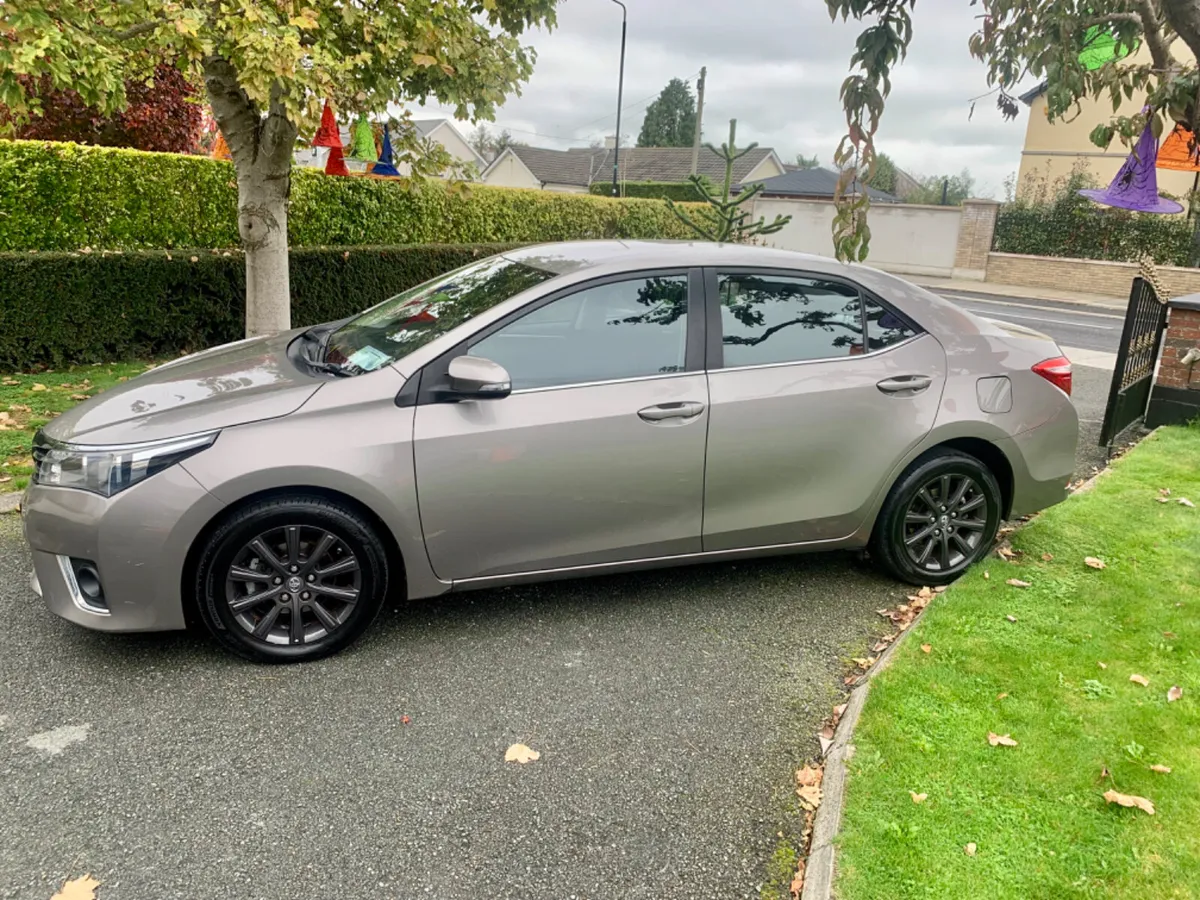Toyota Corolla diesel (1owner) low kilometers - Image 1
