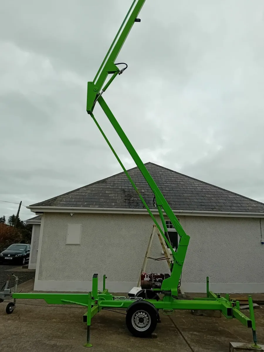Cherry picker - Image 3