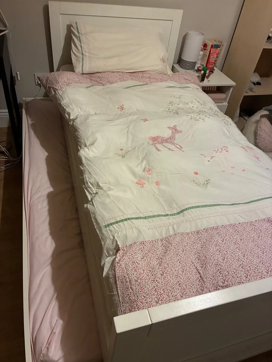 Bed - Image 2