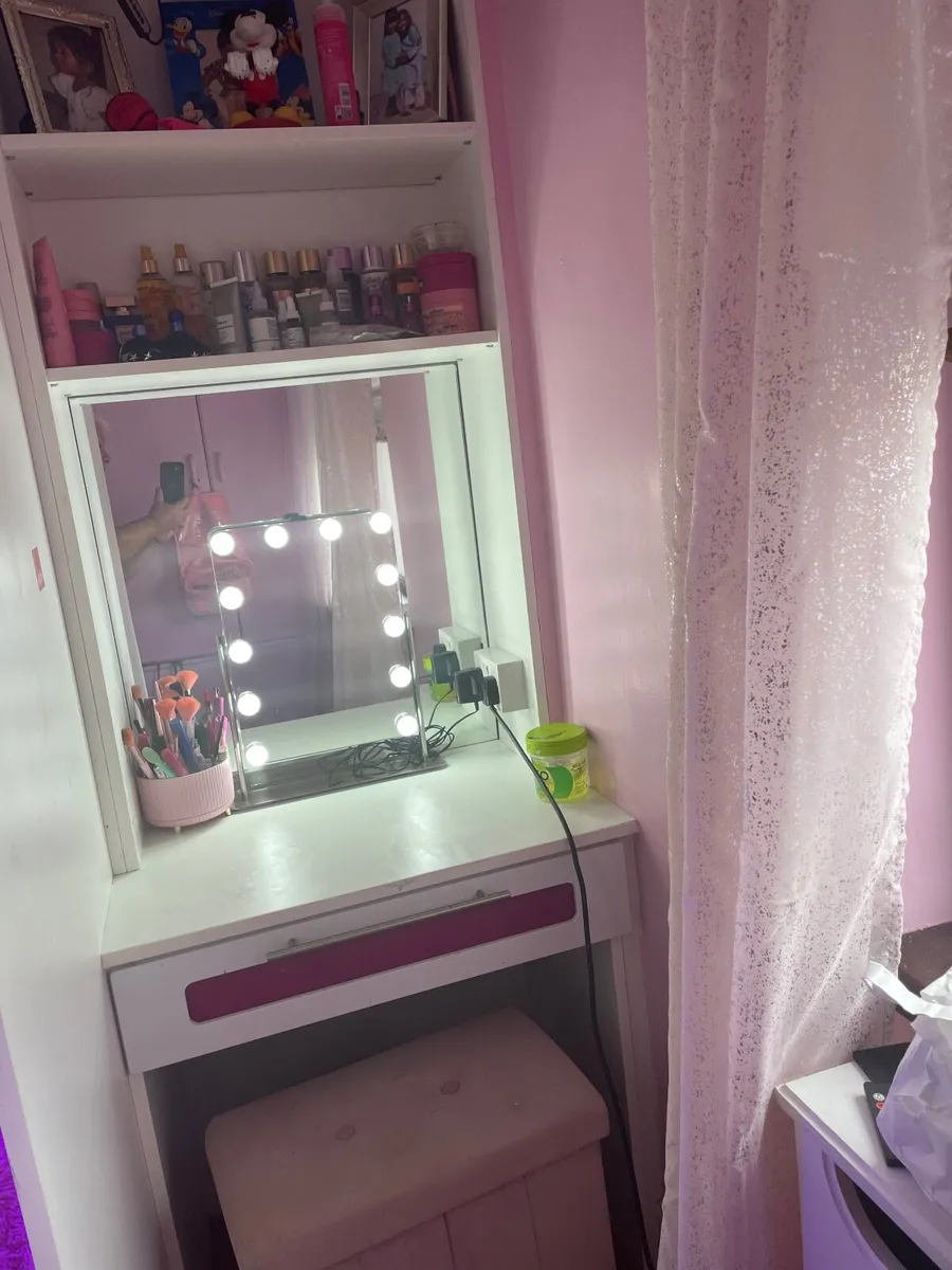 3 foot bump bed full  wardrobe and dressing table - Image 4
