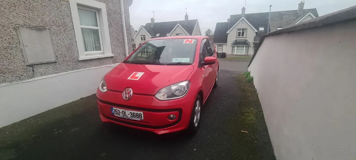 Volkswagen up! 2015 - Image 1