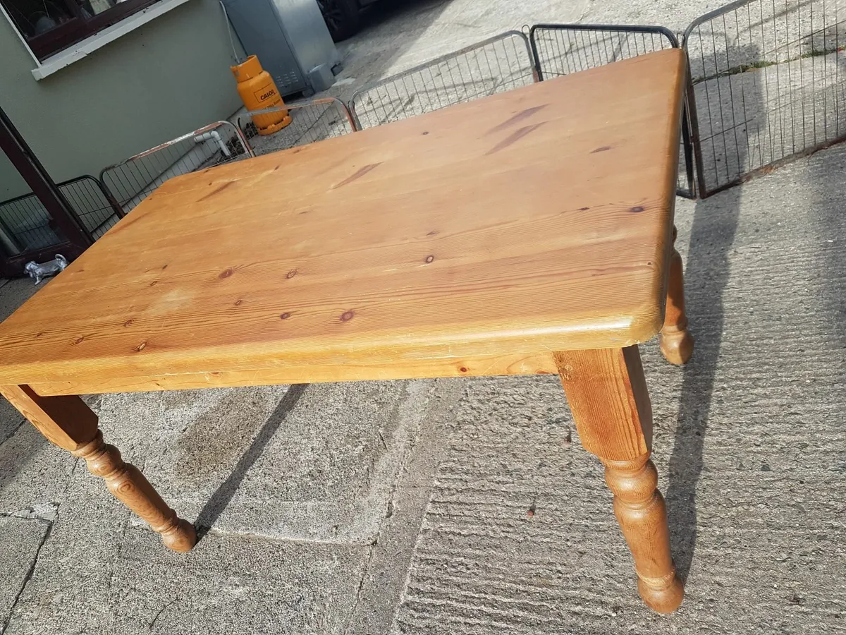 Solid Oak Hand Crafted Table and Four Chairs - Image 2
