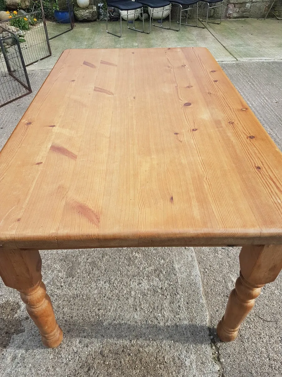 Solid Oak Hand Crafted Table and Four Chairs - Image 3
