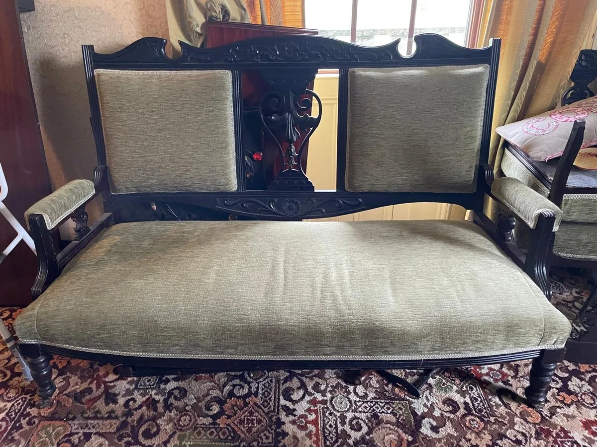 Antique suite - Image 1
