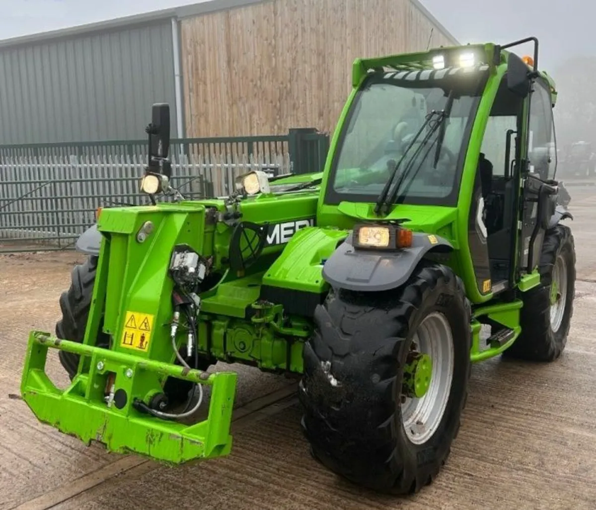 221 MERLO 35.7 CS 140 TURBO FARMER **High Spec** - Image 2