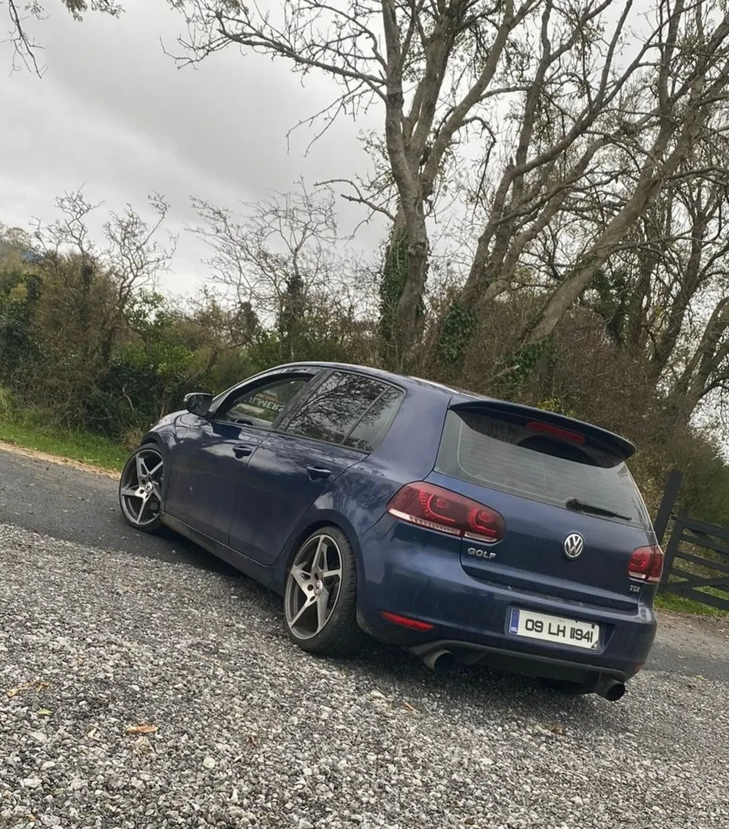 Volkswagen Golf 2009 - Image 2