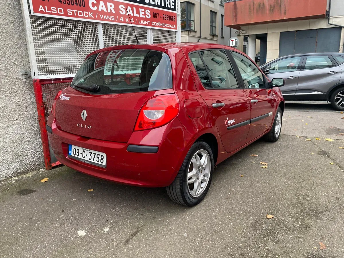 Renault Clio 2009 - Image 2