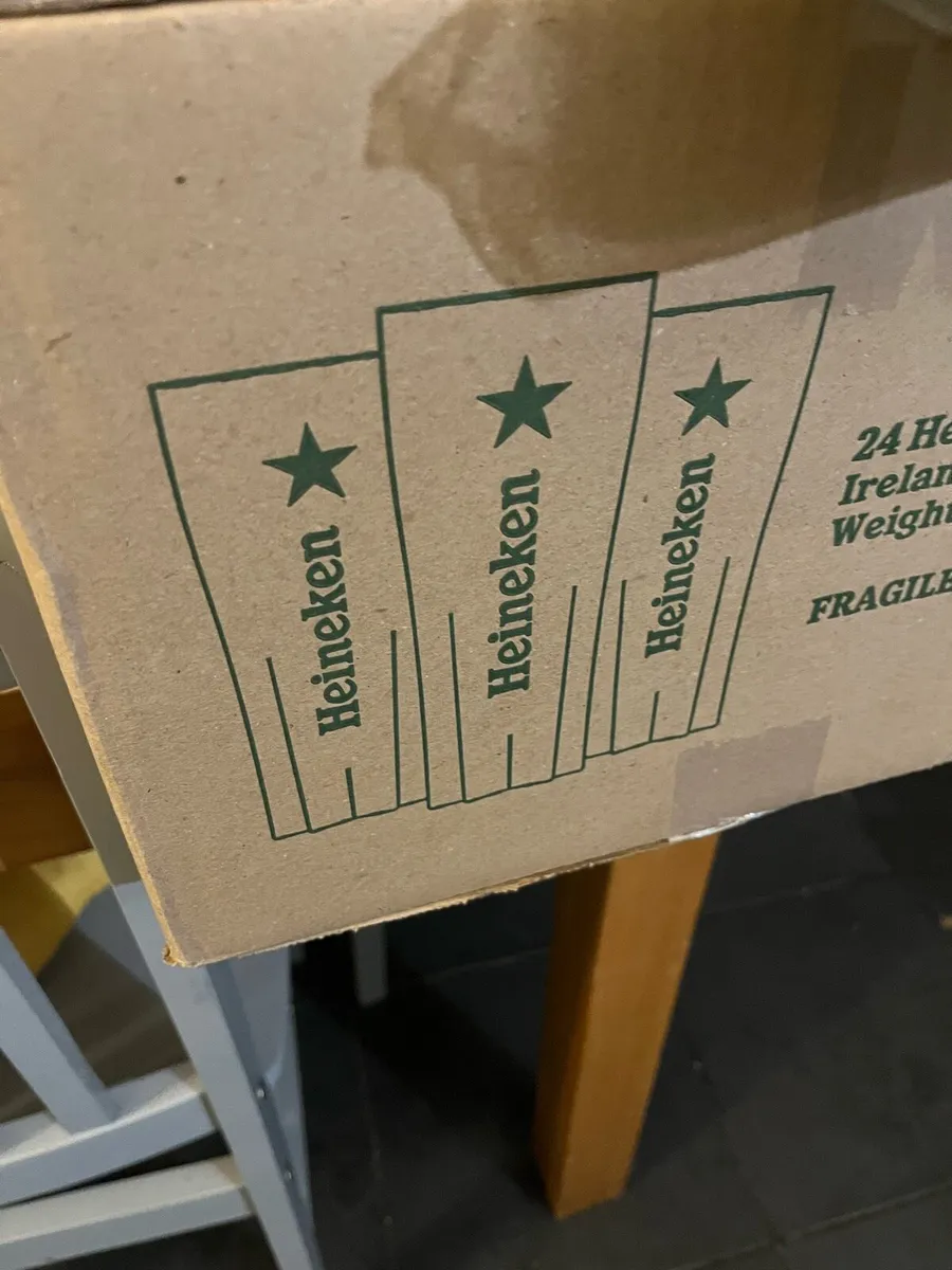 24 Sealed Heineken star based pint glasses - Image 2