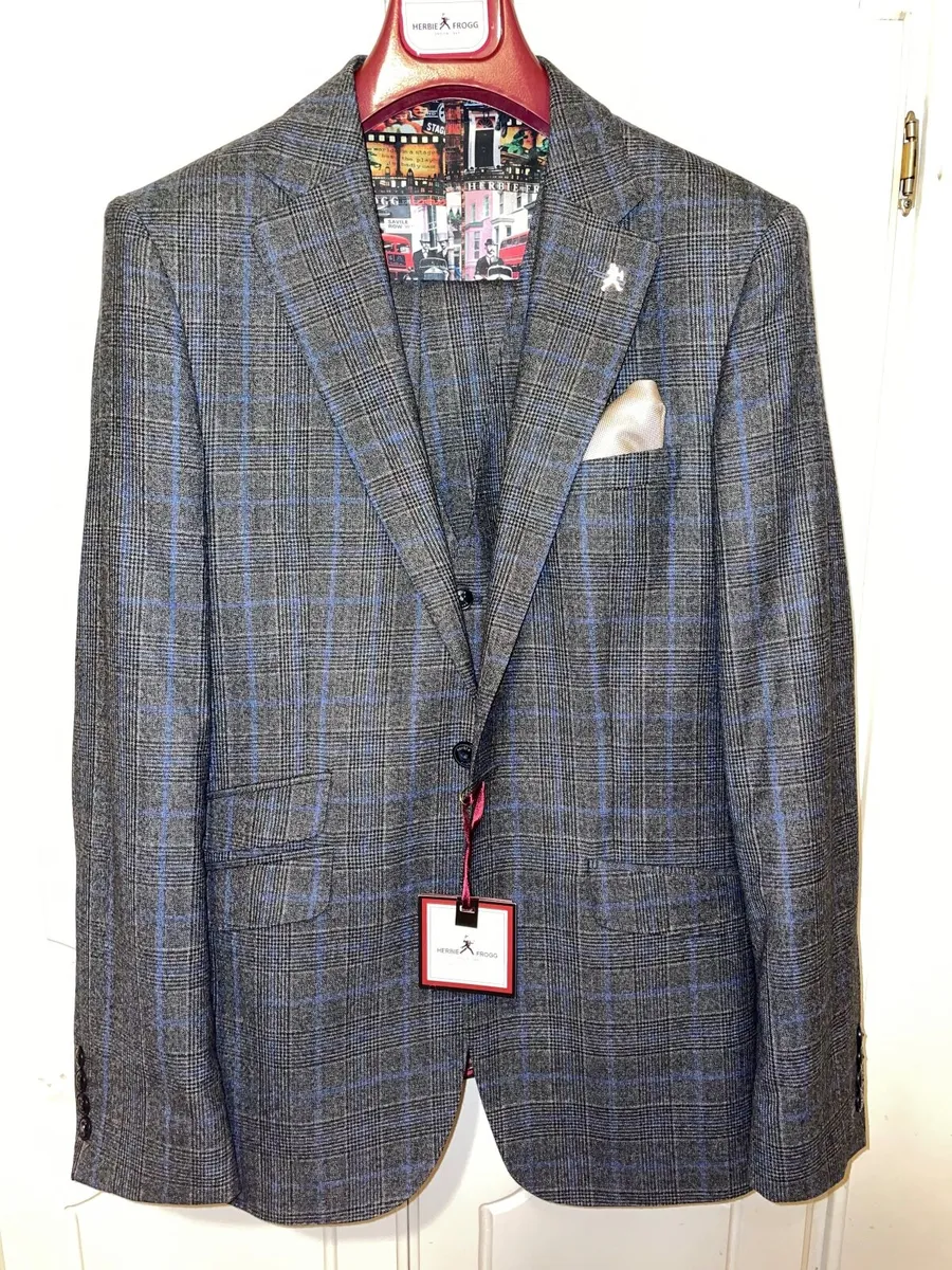 3 Piece Suit Never Worn - Image 1