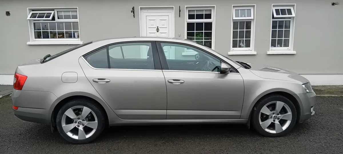 Car - Image 1