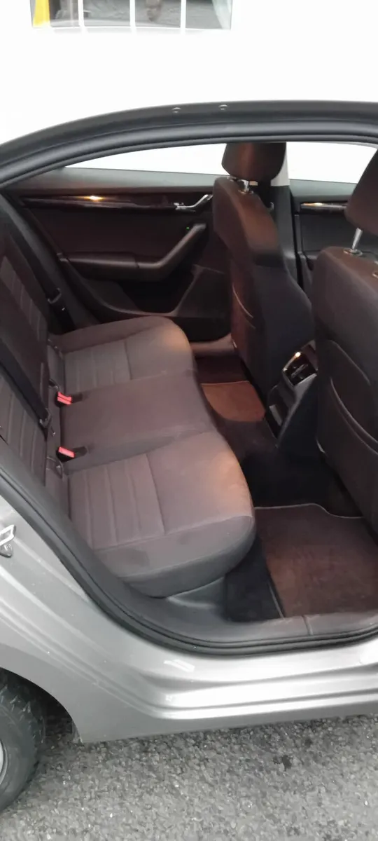 Car - Image 4