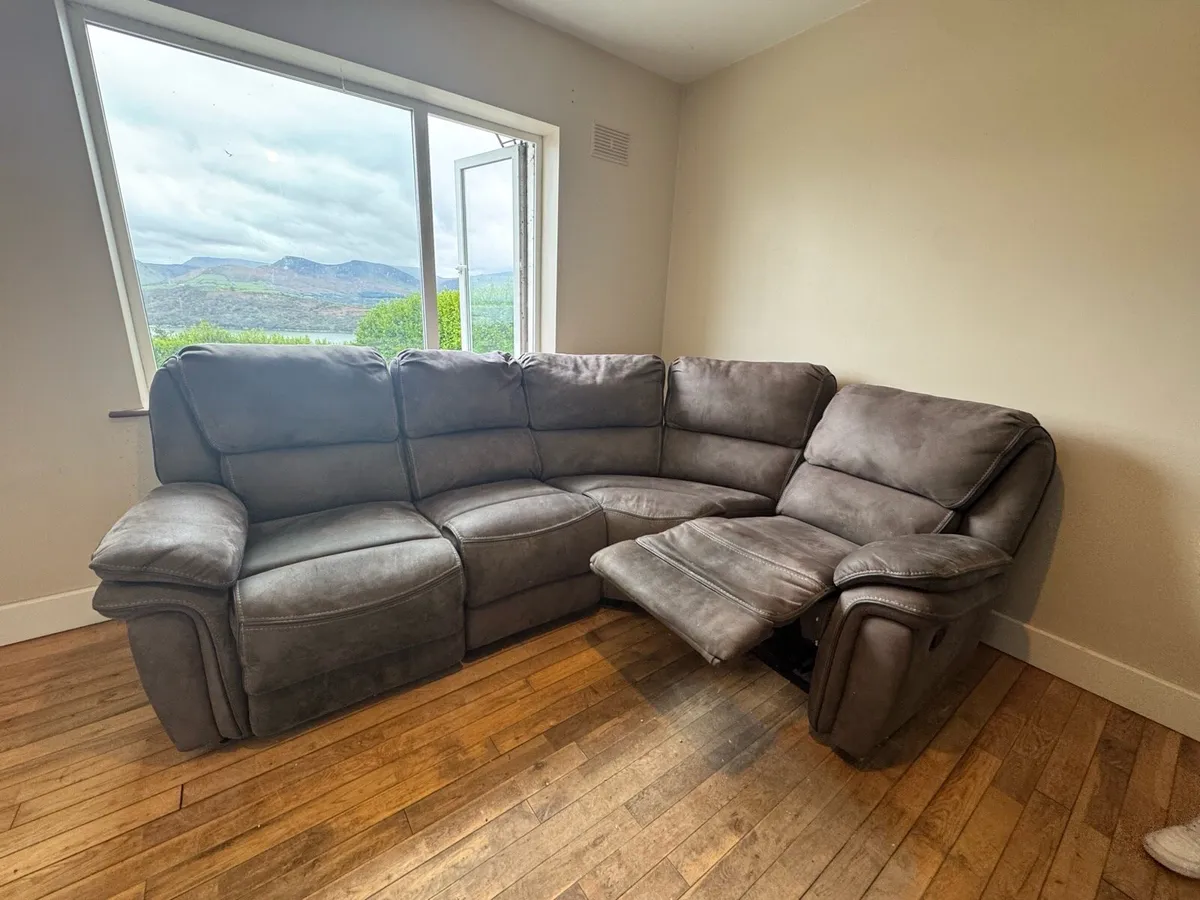 L shaped couch - Image 2