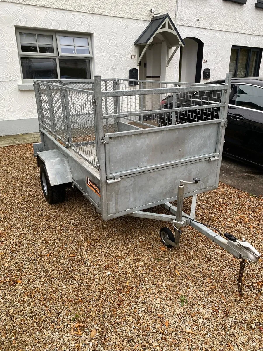 Trailer - Image 1