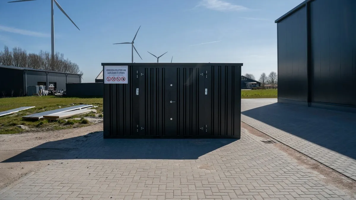 Secure Storage Container 4x2m – Keep Tools Safe - Image 2