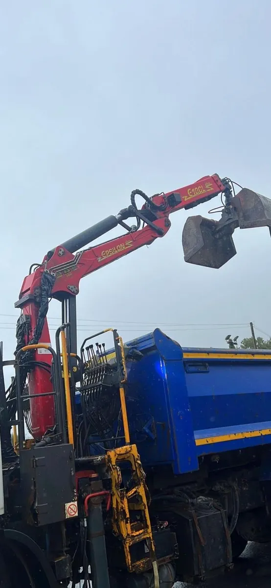 2009 Epsilon E100L Crane with Cam Shell Bucket - Image 1